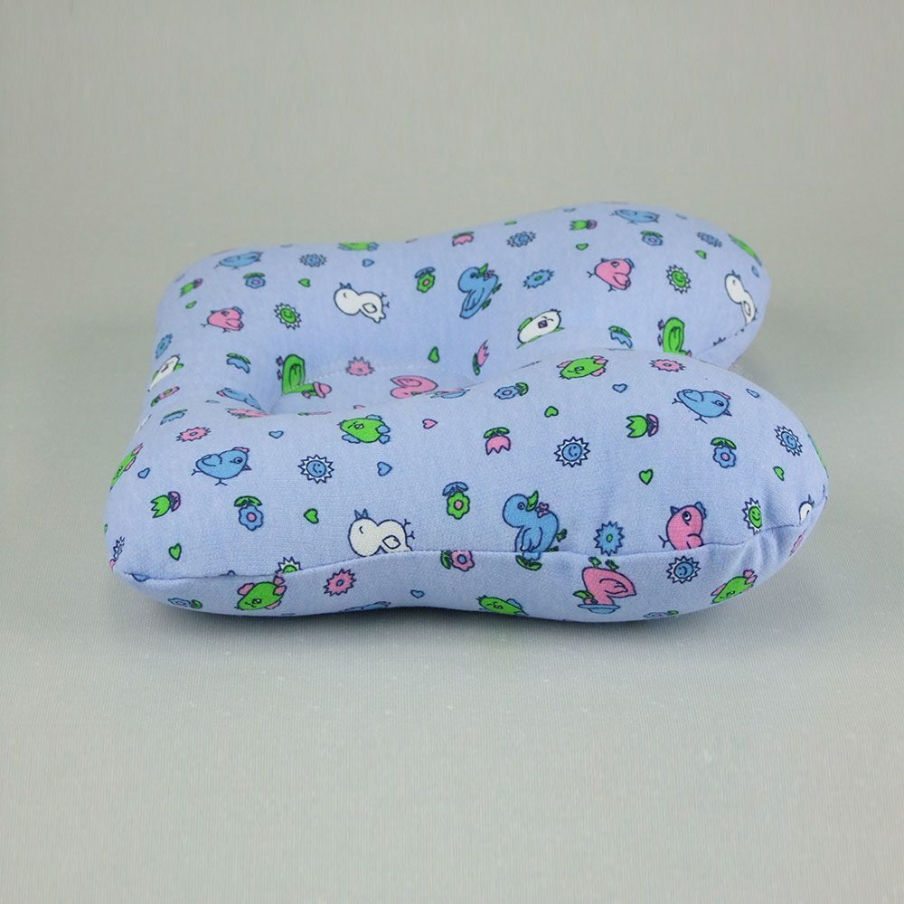 Какую подушку купить ребенку. Подушка для новорожденных. Подушка ортопедическая детская. Подушечка для малыша. Ортопедическая подушка для новорожденного.
